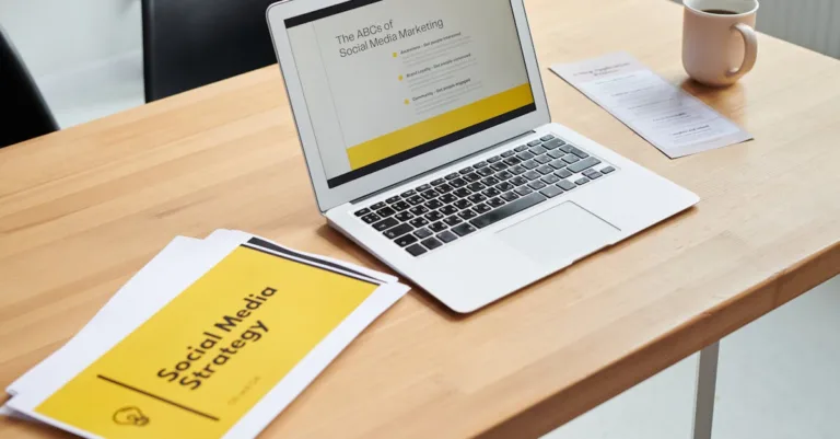 découvrez comment élaborer une stratégie média efficace pour maximiser l'impact de vos campagnes publicitaires et atteindre votre audience cible.