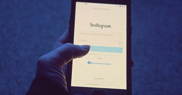 découvrez comment accéder et gérer un profil instagram privé en toute confidentialité. astuces pour protéger votre vie privée et garder le contrôle de vos abonnés.