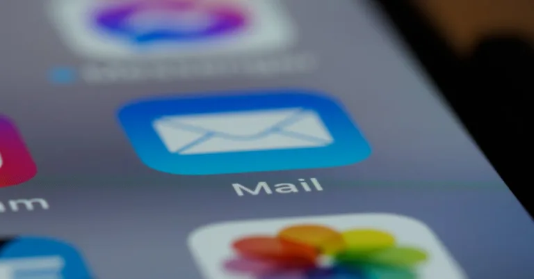 découvrez comment l'automatisation des emails peut optimiser votre communication, augmenter l'engagement client et booster vos ventes efficacement.