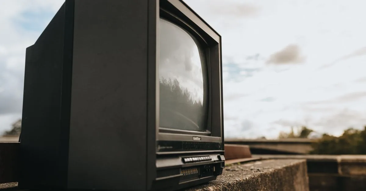 découvrez les solutions simples et efficaces pour réparer une télévision sans son. guide complet pour diagnostiquer et résoudre les problèmes audio de votre tv.