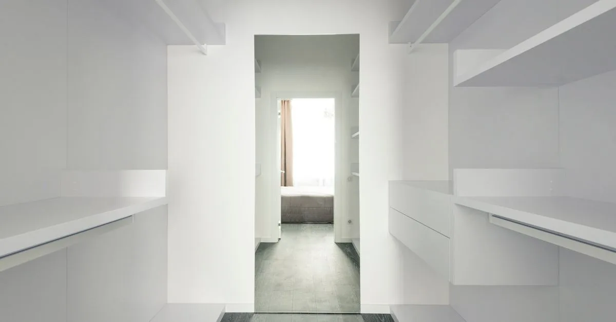 découvrez des solutions de rangement minimalistes alliant simplicité et fonctionnalité pour un intérieur épuré et organisé.