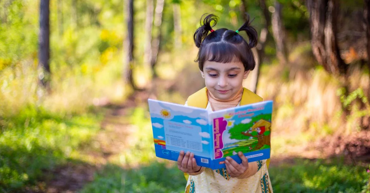 découvrez l'importance de la maîtrise précoce de la lecture pour le développement cognitif des enfants et les clés pour favoriser leur réussite scolaire.