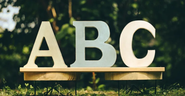 découvrez l'importance de l'alphabétisation précoce pour le développement cognitif et la réussite scolaire des enfants.